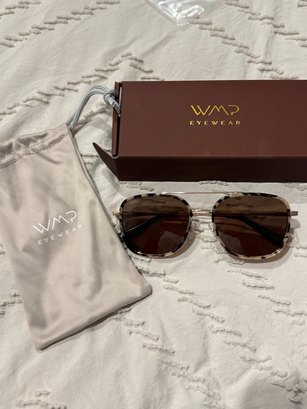 WMD Eyewear Women's Tortoise Square Sunglasses - Brown Lenses